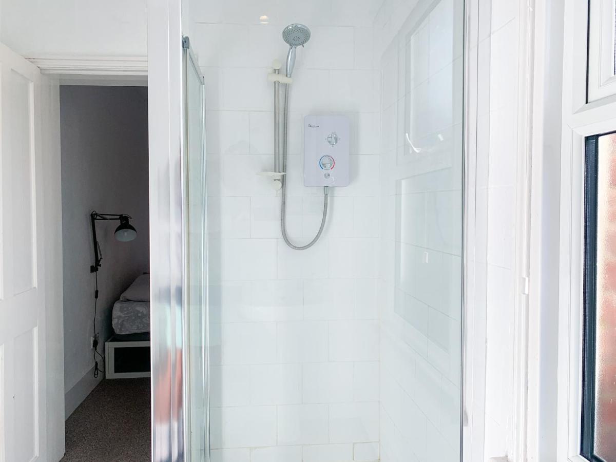 Love Lane - Cosy & Modern City Centre Guest Suite Кентърбъри Екстериор снимка